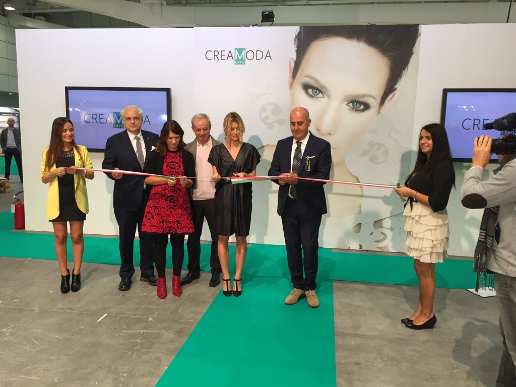 CreaModaExpo_taglio-nastro_Mario-Carlocchia_Michela-Catalini_Giovanni-Giuliani_Elena-Barolo_Eliseo-Monaco